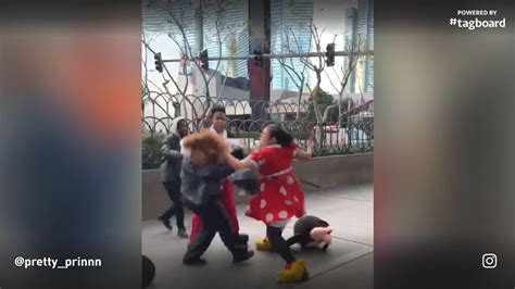 lv security guard slaps kid|VIRAL VIDEO: 'Minnie Mouse', security guard brawl on Las .